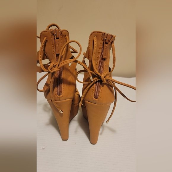 Women Wedge Heel - Picture 5 of 6